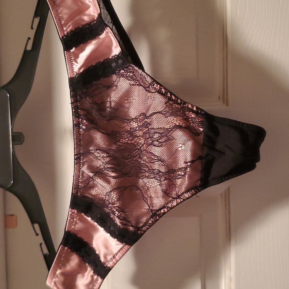 Lace Bra - Picture 4 of 6